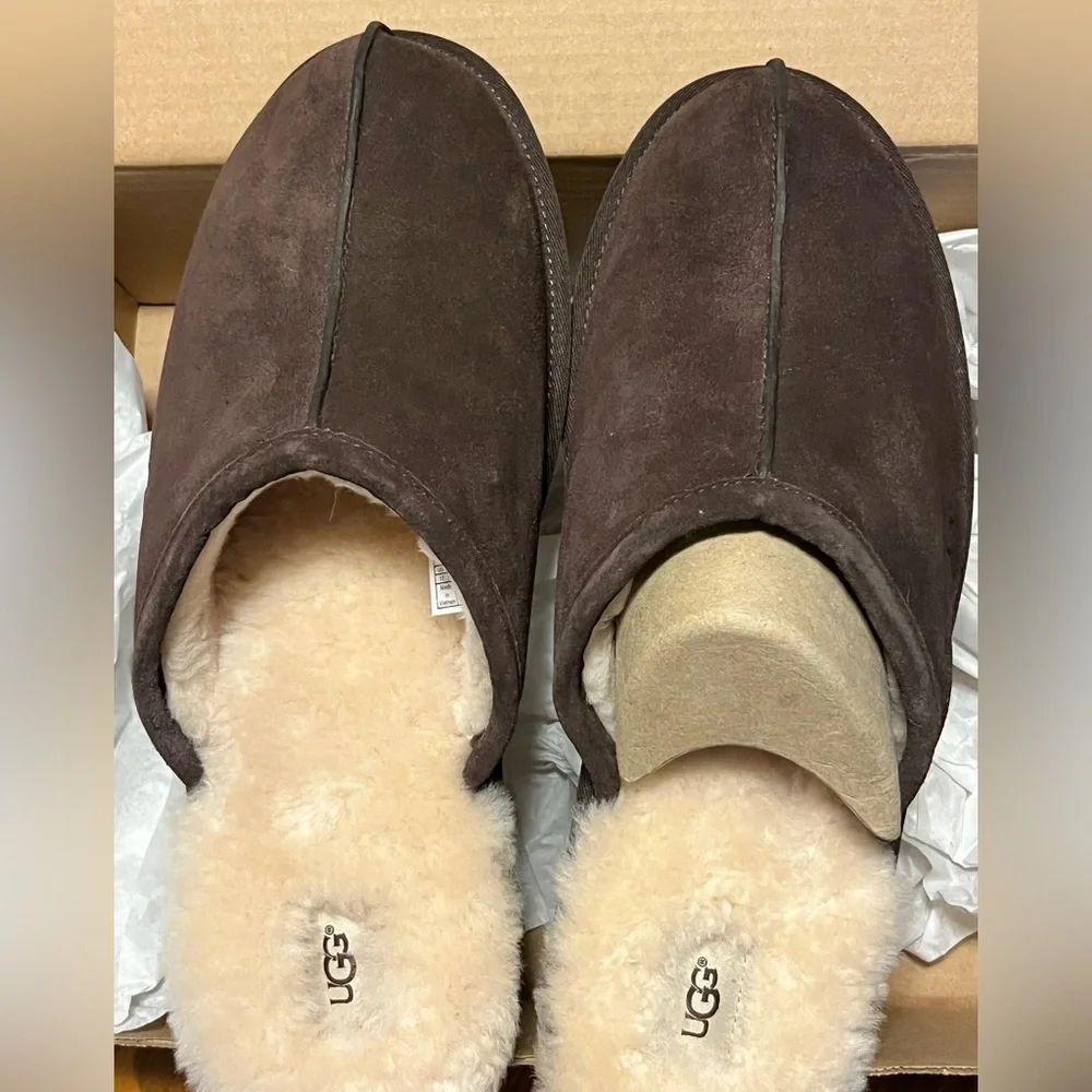 NEW- UGG Men's Scuff Logo Slipper SIZE:17  COLOR: Expresso